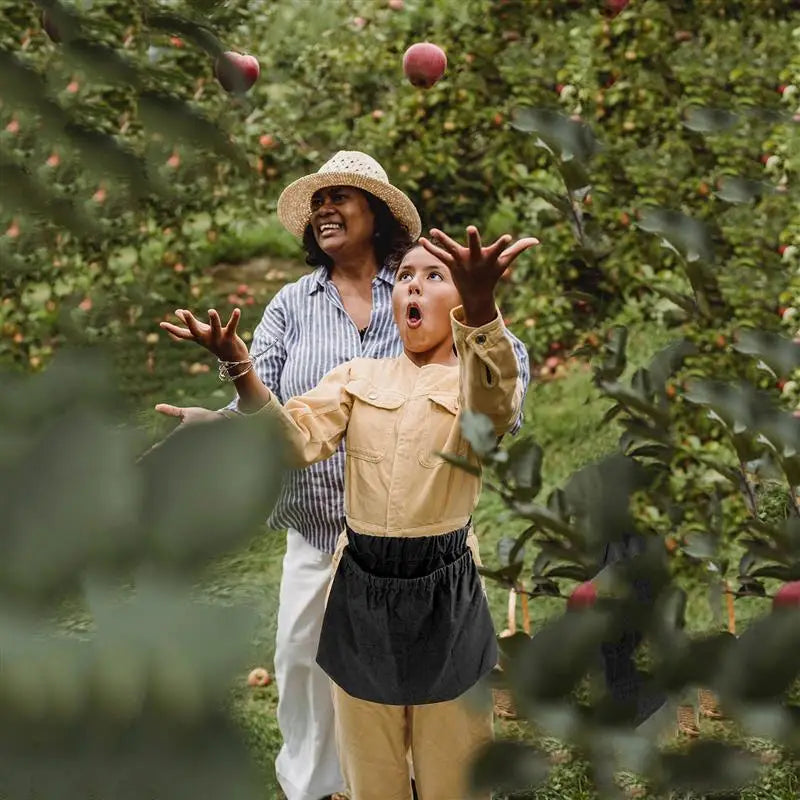 Original Harvesting Gardening Weeding Apron Gather Vegetables, Fruits, Herbs, Berries, Foraging, Farmers Market, Eggs, Harvest